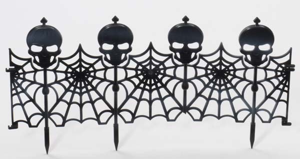 Gothic Skull Fencing ~  1.5ft