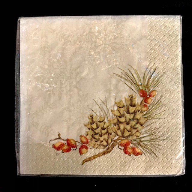 Winterberry Beverage Napkins ~ 16 Pack