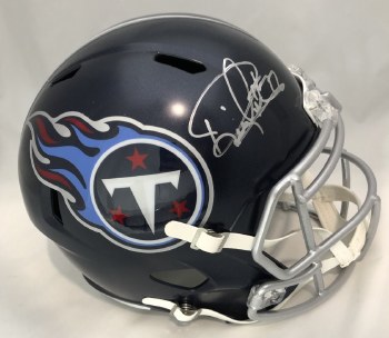DERRICK HENRY AUTOGRAPHED HAND SIGNED TENNESSEE REPLICA HELMET