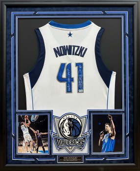 DIRK NOWITZKI AUTOGRAPHED HAND SIGNED & CUSTOM FRAMED DALLAS MAVERICKS JERSEY