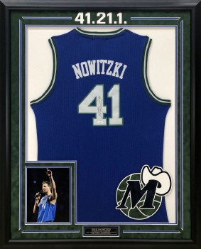 dirk nowitzki autographed jersey