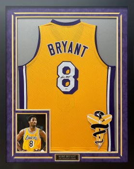 Kobe Bryant Signed Lakers Mitchell & Ness Jersey (Beckett Hologram