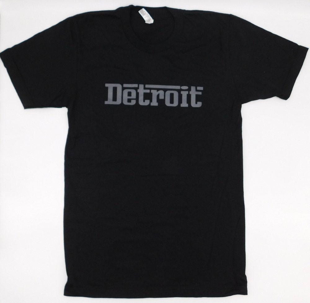 Large Detroit Grigio Font T-shirt - Bizzy Buzz Artisan Market