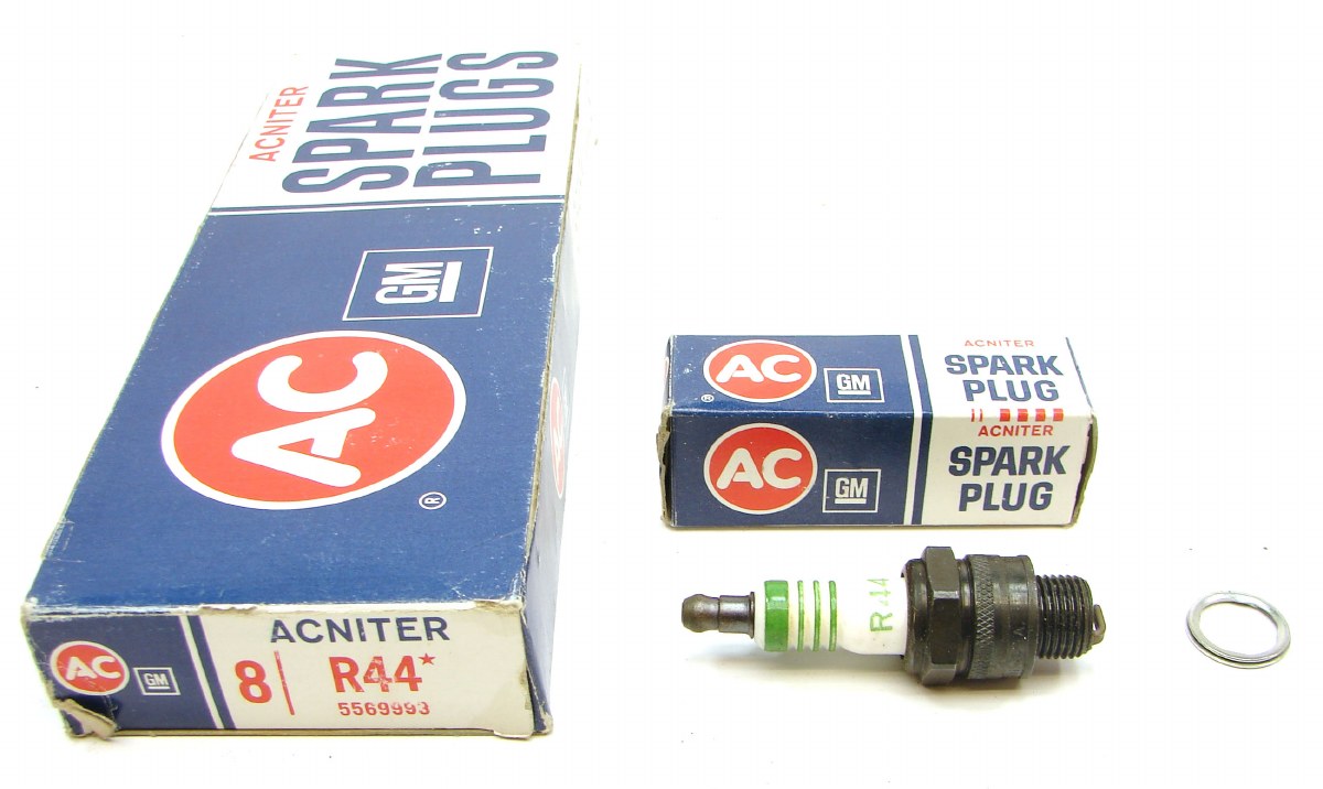 1969 1970 Camaro Chevelle Nova Full Size NOS AC Delco Acniter R44 Spark