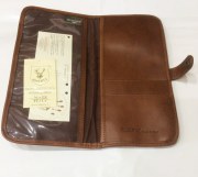 Additional picture of Riserva Leather Bound Certificate Walet