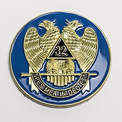 Scottish Rite "32" Auto Emblem