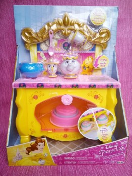 DISNEY PRINCESS BELLA KITCHEN