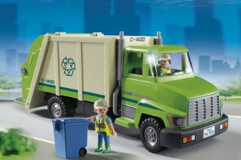 5679 PM GREEN RECYCLING TRUCK