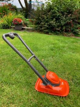 CASDON FLYMO LAWN MOVER