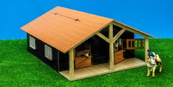 HORSESTABLE WITH BOXES &amp;
