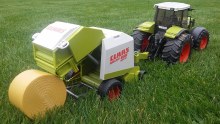 2121 BR CLAAS ROUND BALER