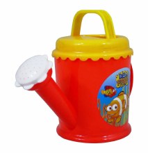 PLASTIC WATERING CAN