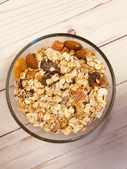 Deluxe Fruit &amp; Nut Muesli