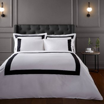 Tailored Double Duvet Set White / Black