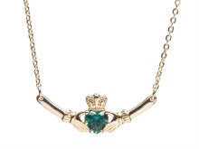Newgrange Living Gold Claddagh Pendant with Green Diamond