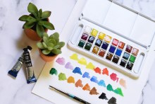 Additional picture of Aquafine 24-Color Half-Pan Watercolor Travel Set with Brush