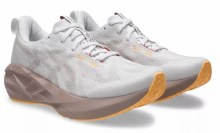 Additional picture of Asics Novablast 5 5.5 White/Fa