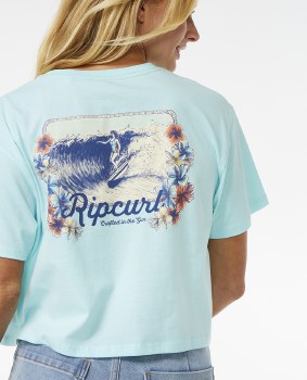 RC WOMEN'S DANCING CROP TEE SKY L