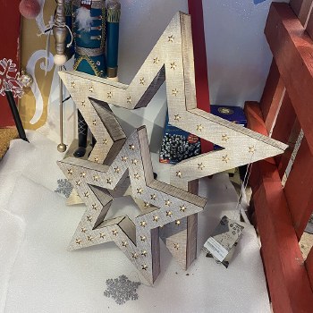 LIGHT UP WOODEN STARS BATTERY OPERATED 2PK