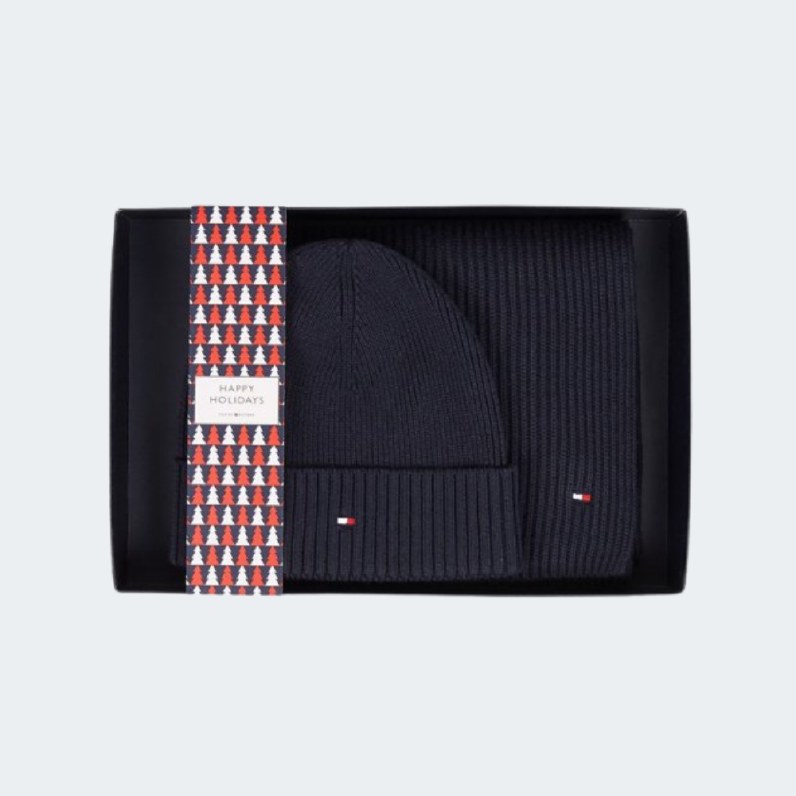 Tommy Hilfiger Essential Scarf and Beanie Set