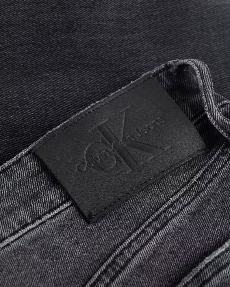 Slim Taper Jeans