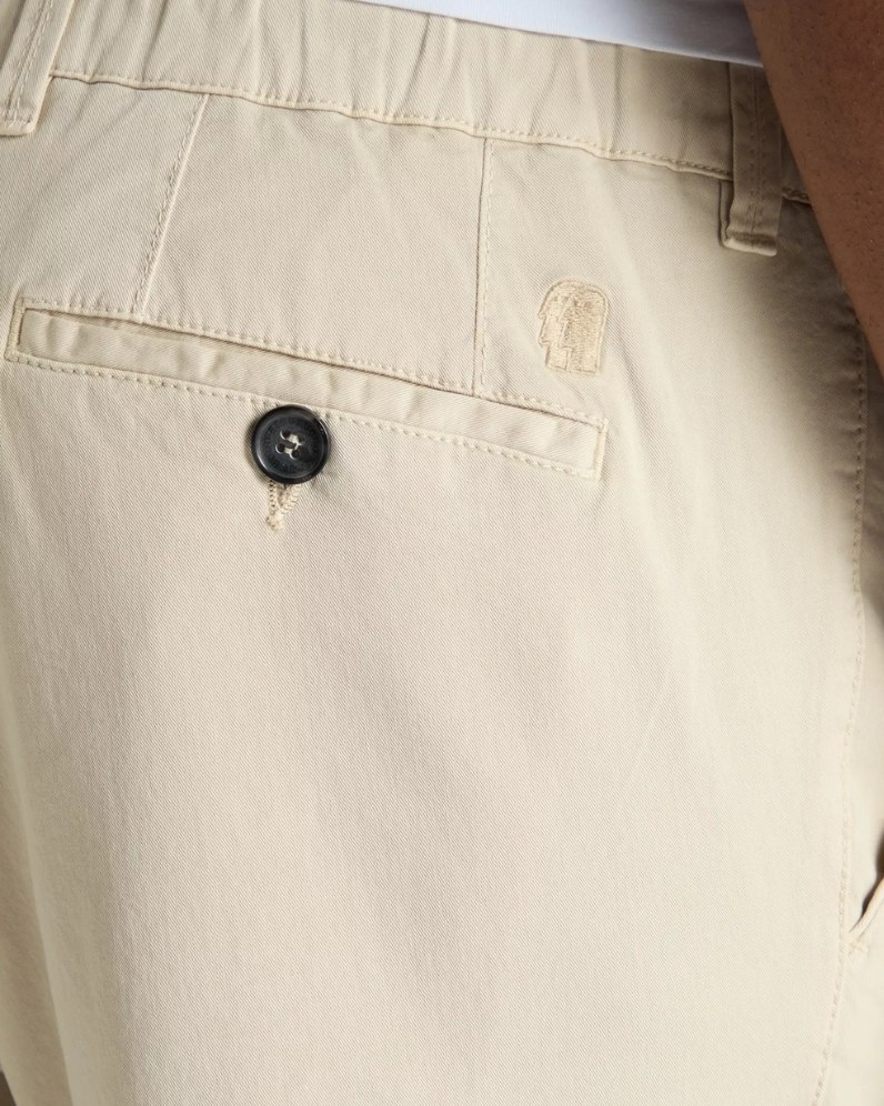 Elliott Chinos