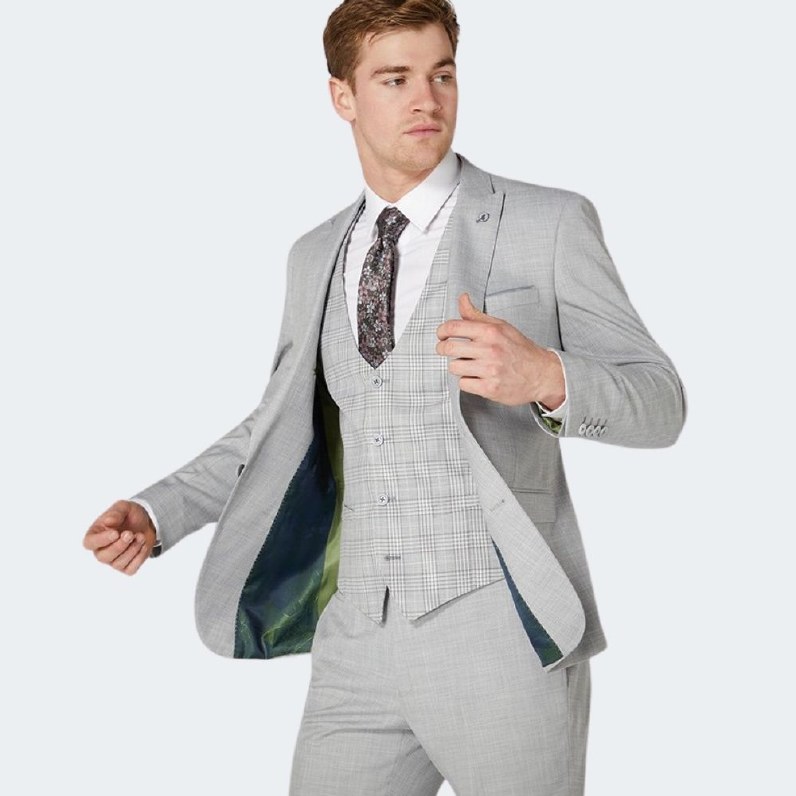 Remus Uomo Mario Contrast Three-Piece Suit