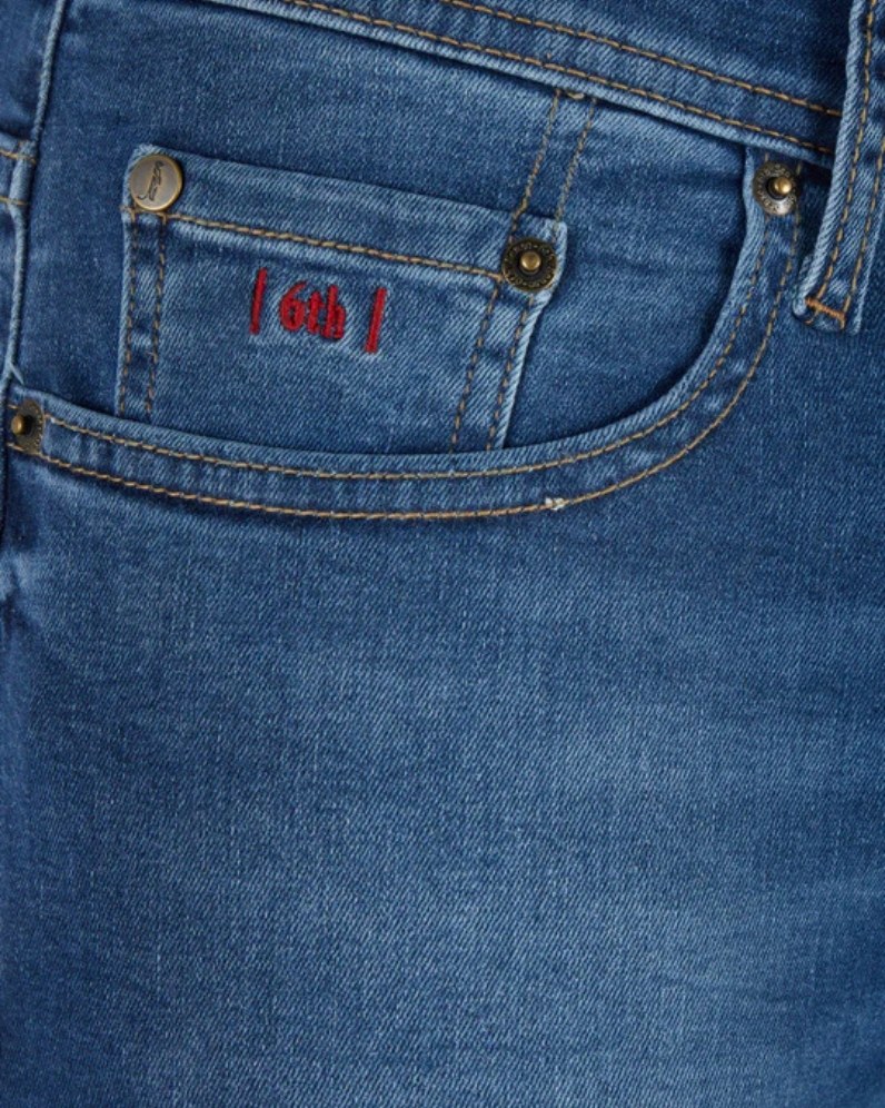 Nevada Straight Jeans thumbnail