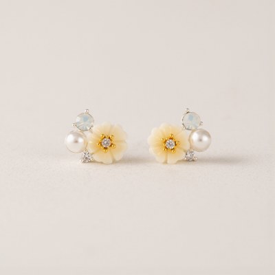 Sweetpea Stud Earrings