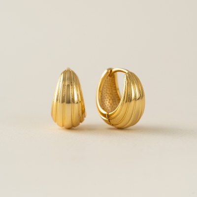 Groove Tear Drop Earrings Gold