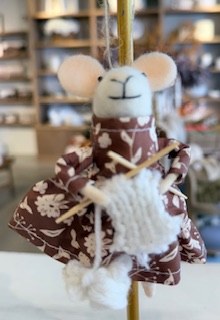 Knitting Nora Mouse Ornament