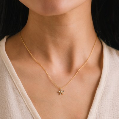 Lily Necklace Gold