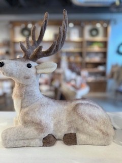 Deer Sitting Med 1ct
