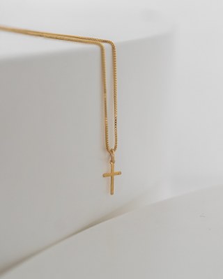 Dainty Cross Necklace Wp 16in