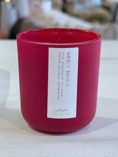 Winter Kisses Candle Red 2oz
