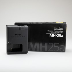 NIKON MH-25A BATTERY CHARGER