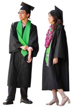 Bachelors Gown 4'11"-5'0"