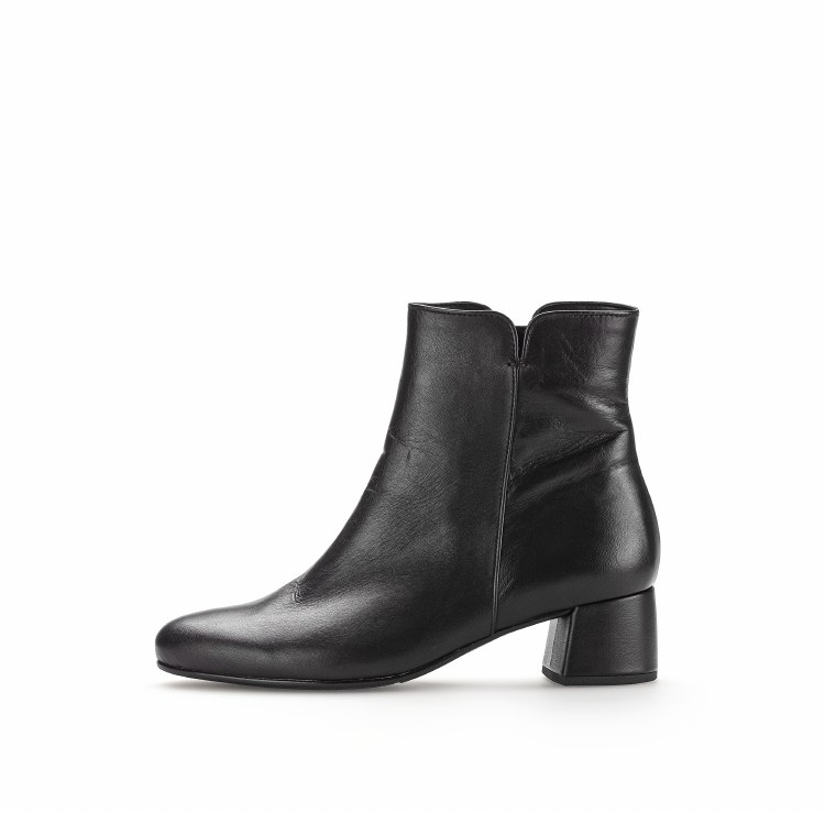75.680 Black Leather 5 UK / 38
