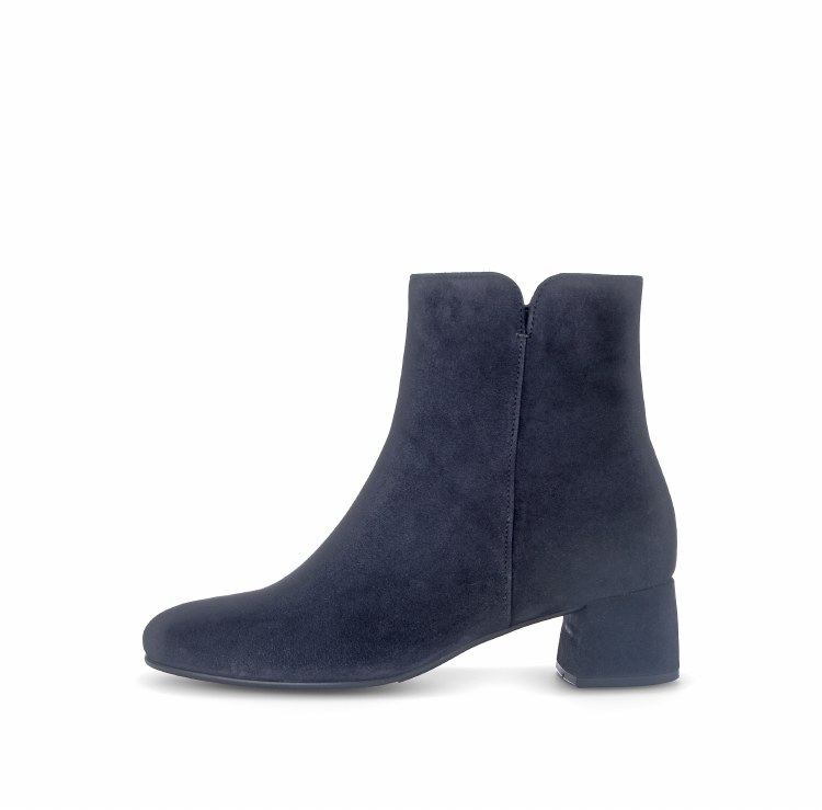 75.680 Navy Suede 4.5 UK / 37.