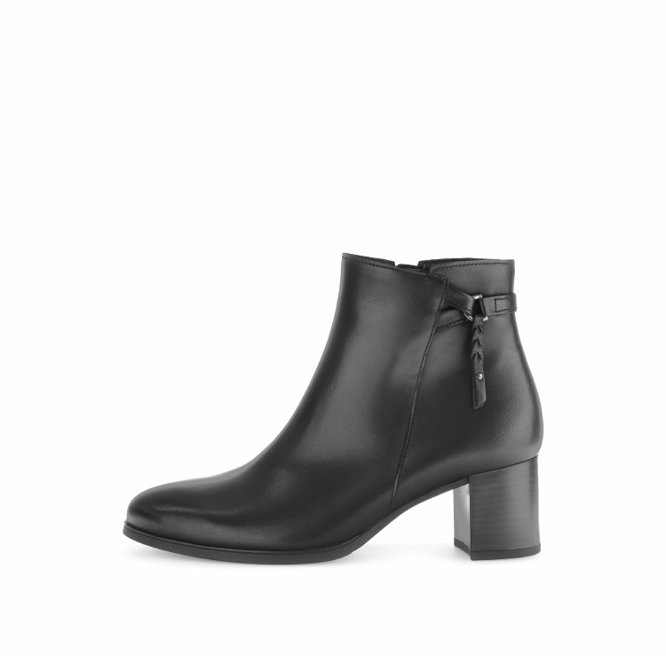 75.692 Black Leather 5 UK / 38