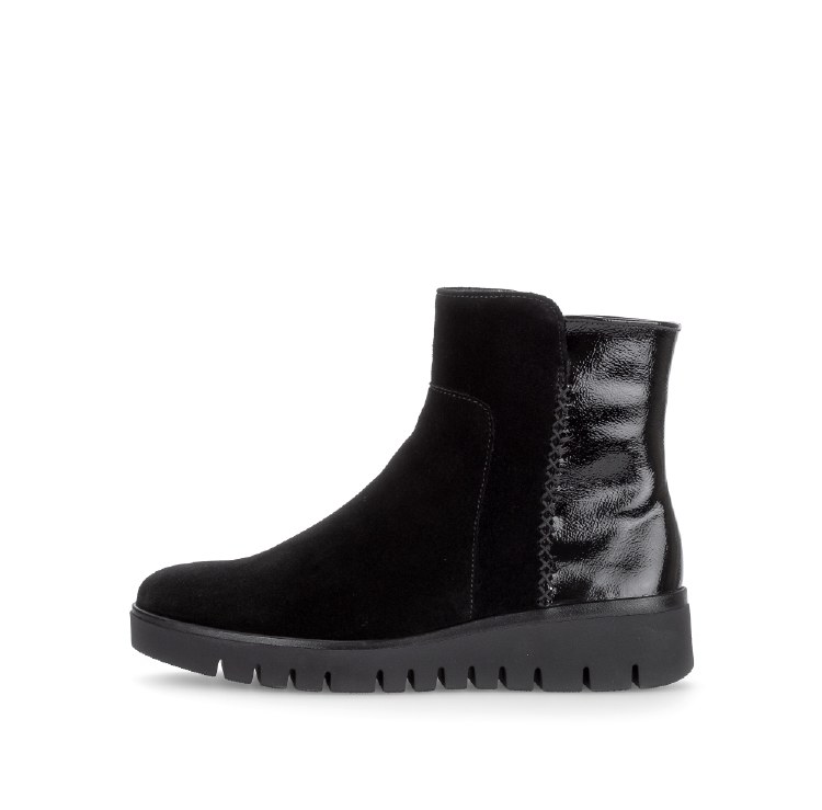8015 Black Ankle Boot