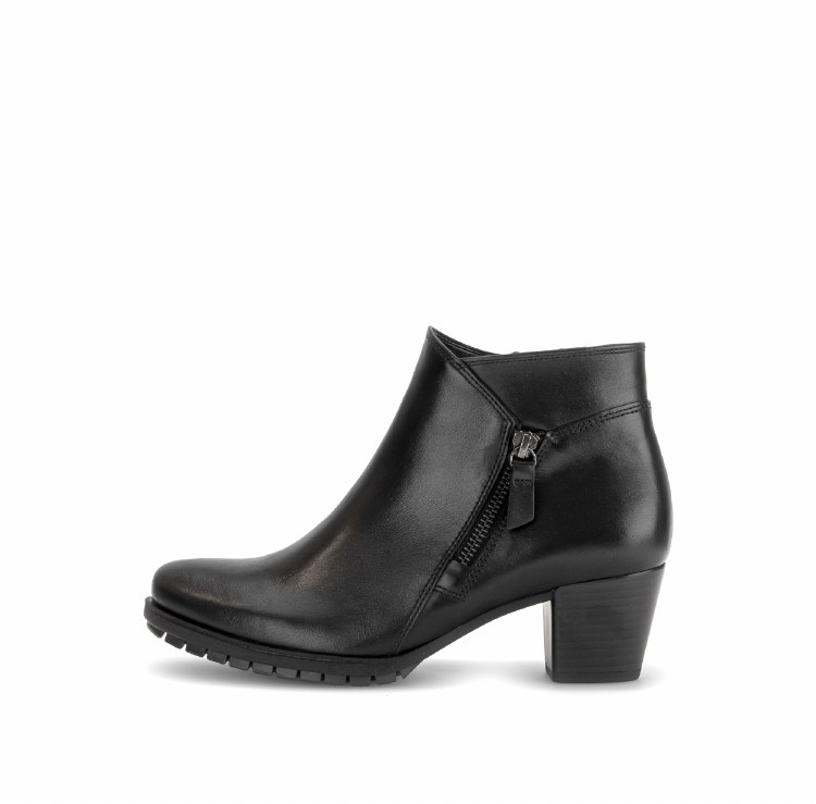 8033 Black Block Heel