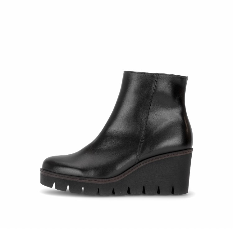 8045 Black Leather Wedge
