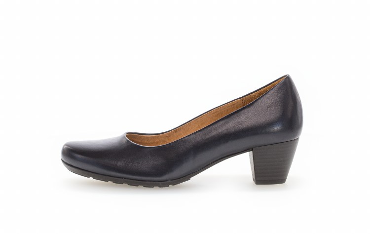 02.120 Navy Court Shoe 7