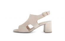 61.712 Sand Block Heel 4.5 UK