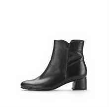75.680 Black Leather 5 UK / 38