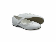 Vivienne White leather 35