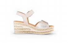 Additional picture of 64.651 Gold Wedge 7.5 UK / 41.