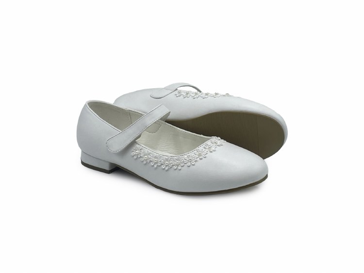 Vivienne White leather 35