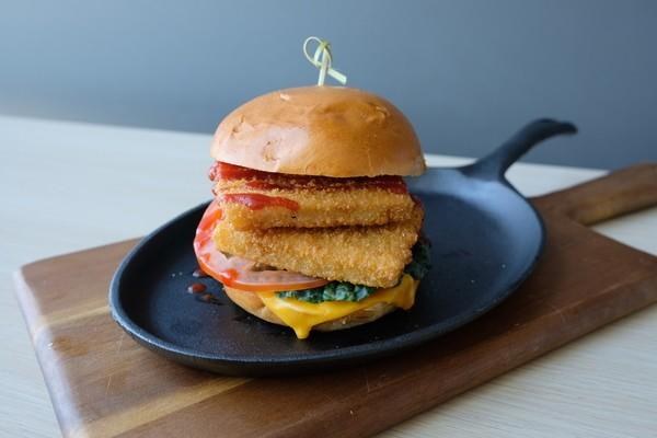 High Liner Pollock Captain Burger Breaded - 5LB (2)